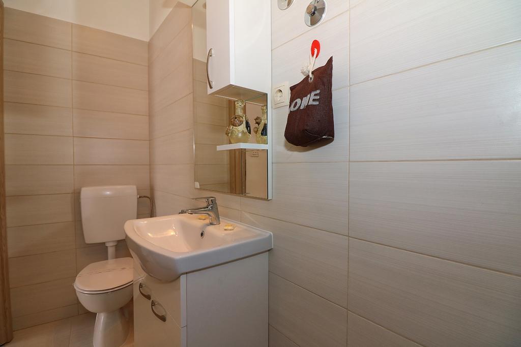Apartment Antonio Jezera Bagian luar foto