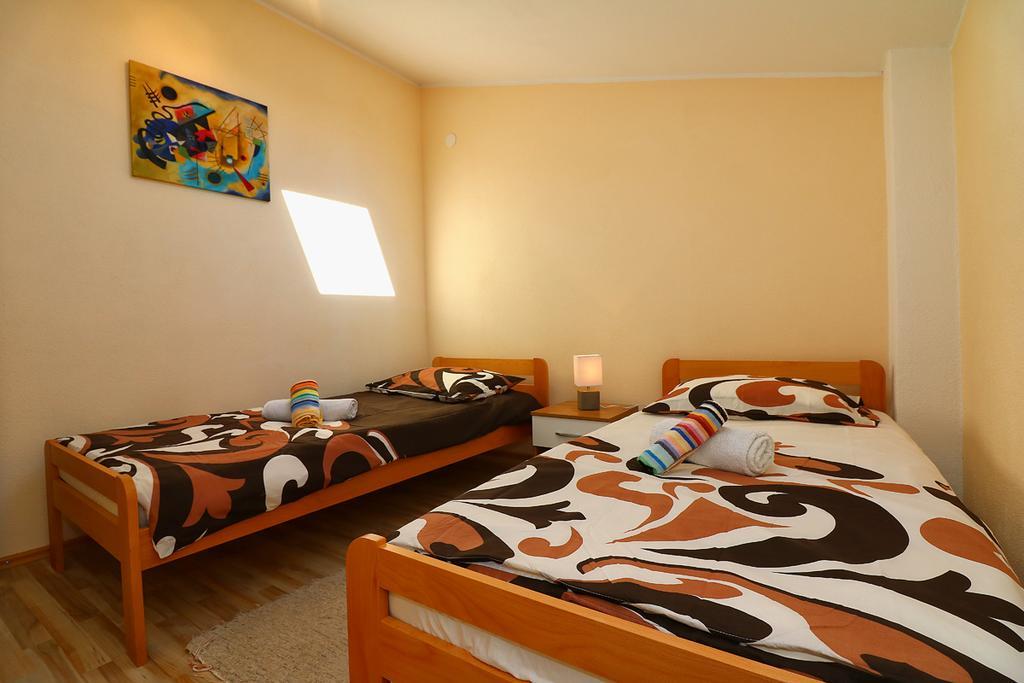 Apartment Antonio Jezera Bagian luar foto